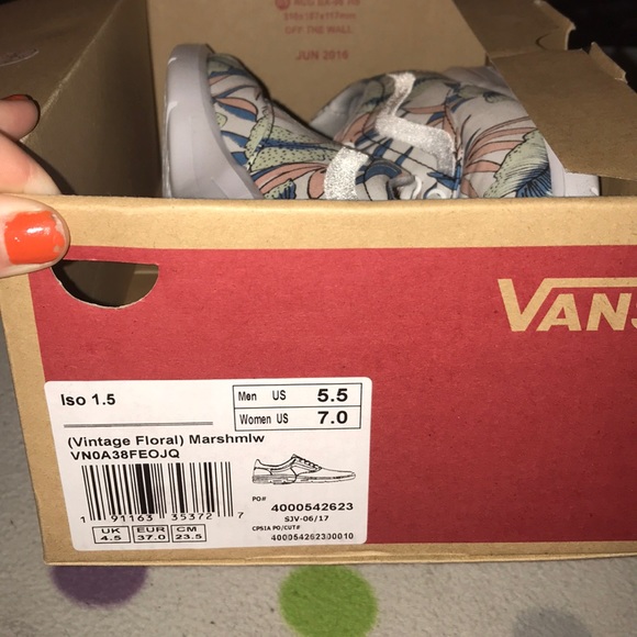 VANS NEW - Picture 3 of 3